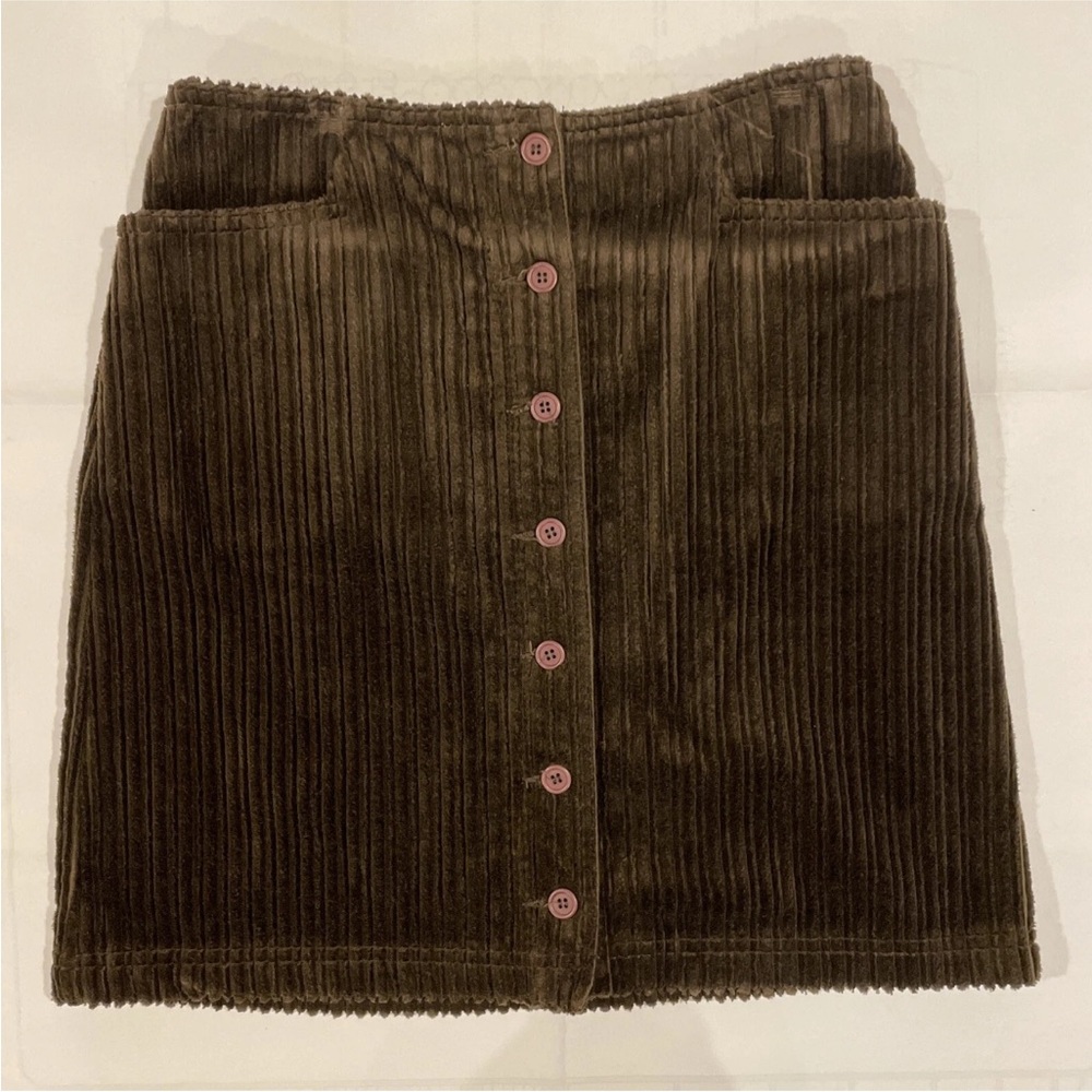 Karen Kane Lifestyle Dark brown corduroy button skirt sz 6 100% cotton Pockets￼